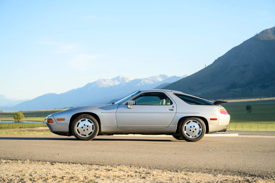 1988 Porsche 928 S4 - Image 8 of 31