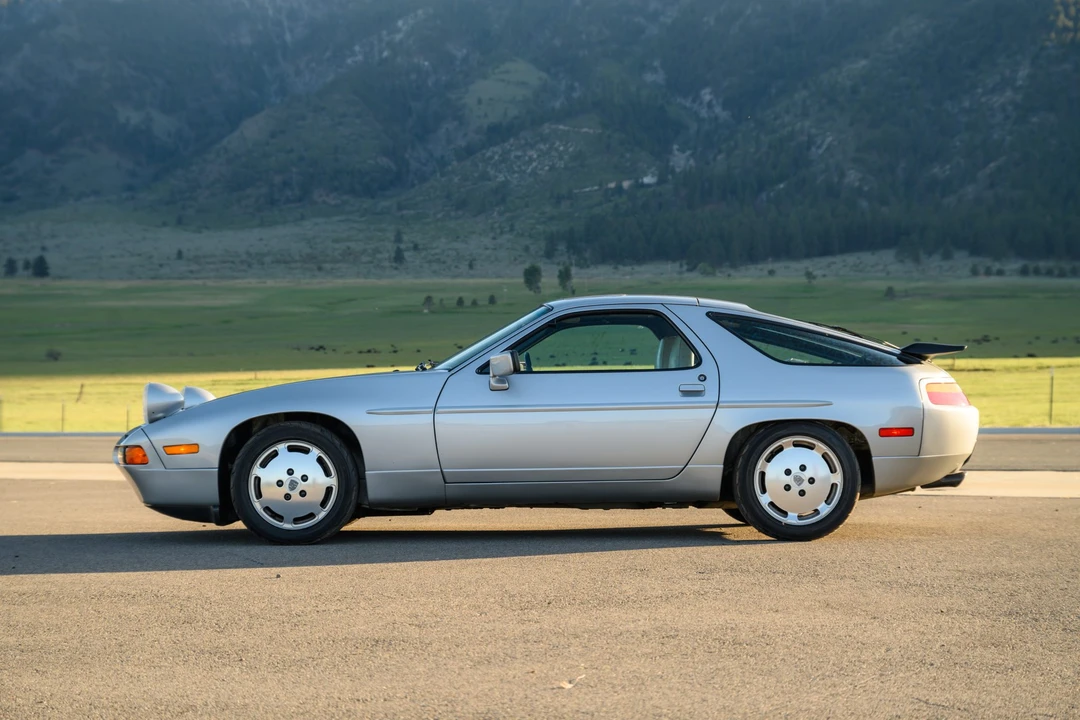 1988 Porsche 928 S4 - Image 10 of 31