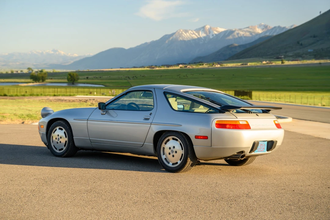 1988 Porsche 928 S4 - Image 11 of 31