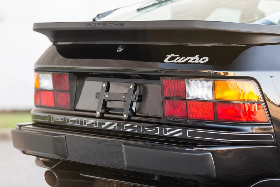 1989 Porsche 944 Turbo - Image 13 of 31