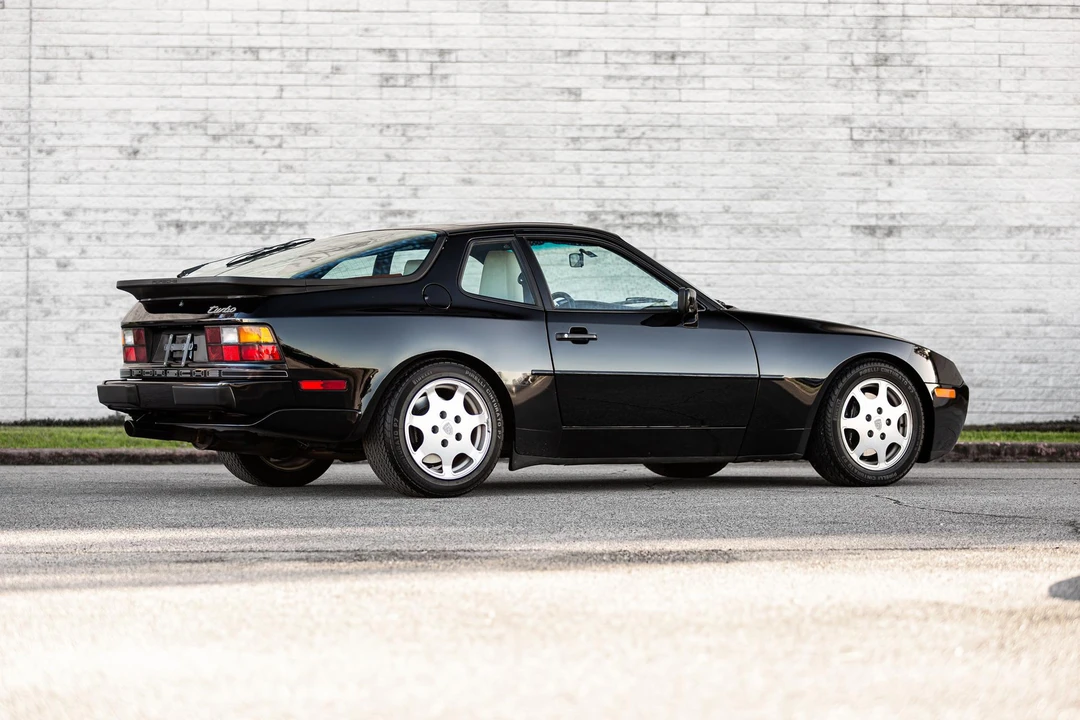 1989 Porsche 944 Turbo - Image 7 of 31
