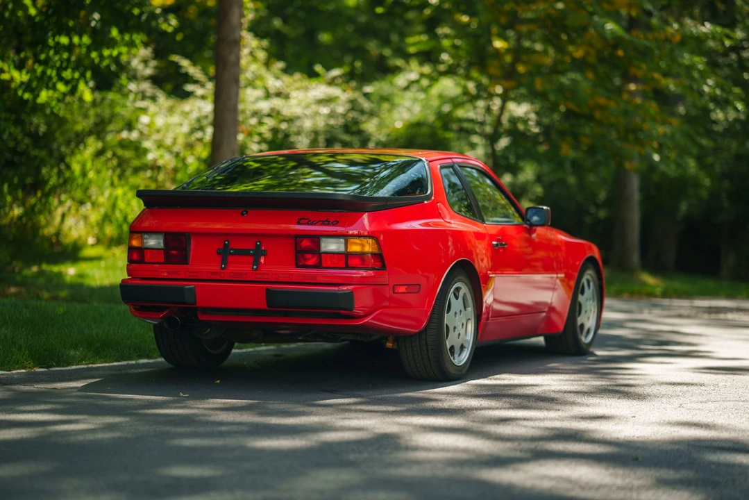 1989 Porsche 944 Turbo - Image 15 of 31
