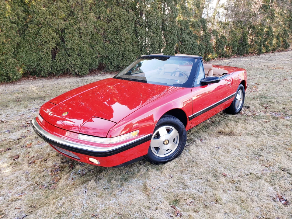 1990 Buick Reatta - Image 15 of 31