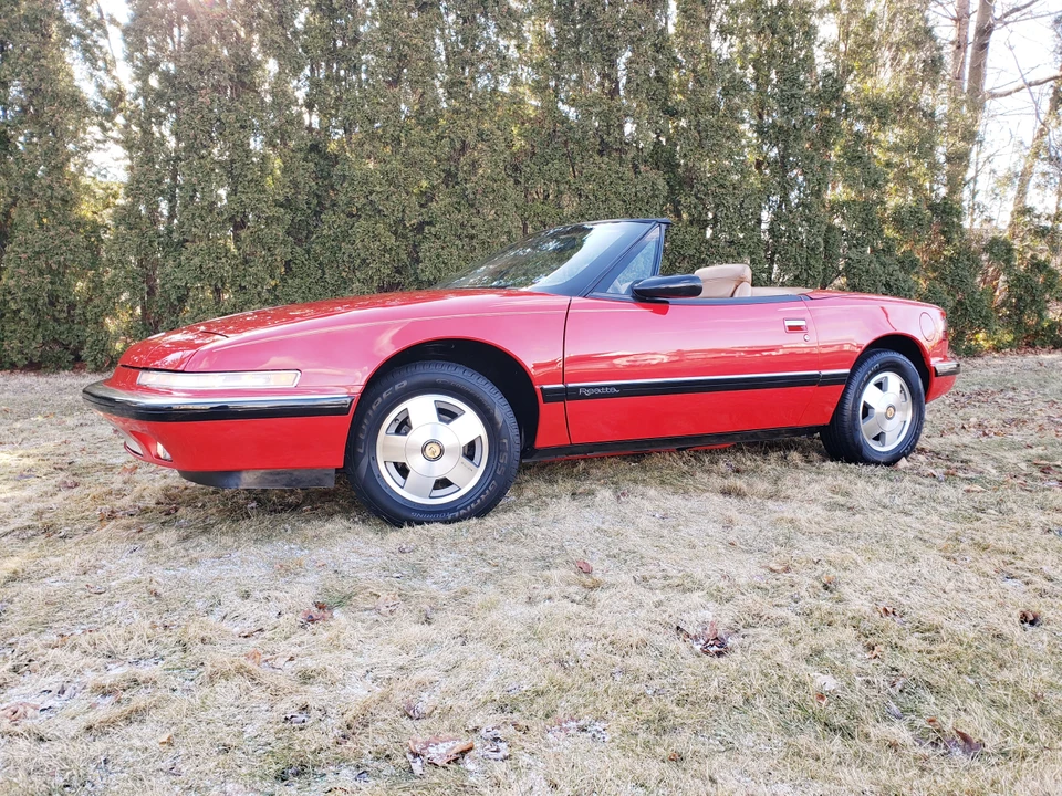 1990 Buick Reatta - Image 18 of 31