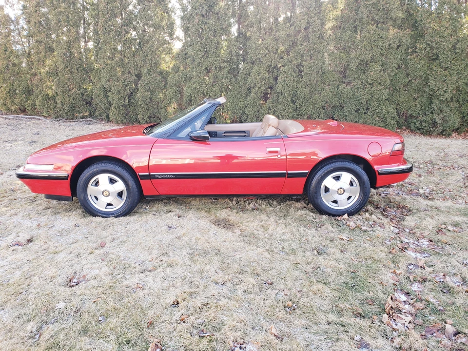 1990 Buick Reatta - Image 20 of 31