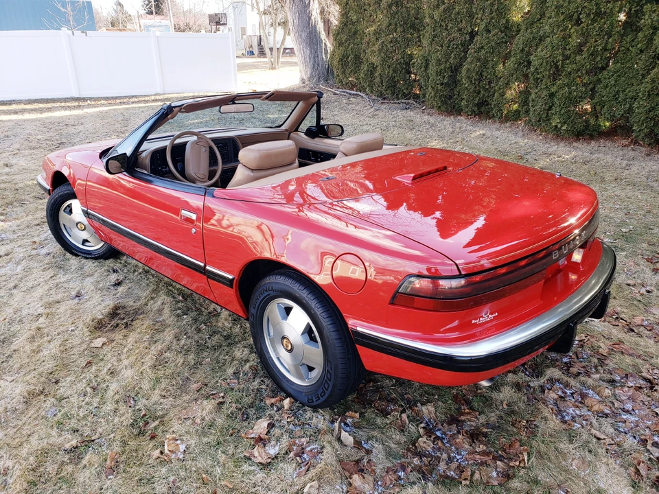 1990 Buick Reatta - Image 27 of 31