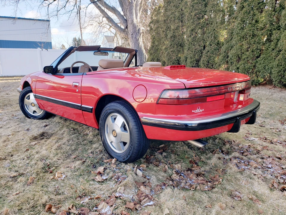 1990 Buick Reatta - Image 28 of 31