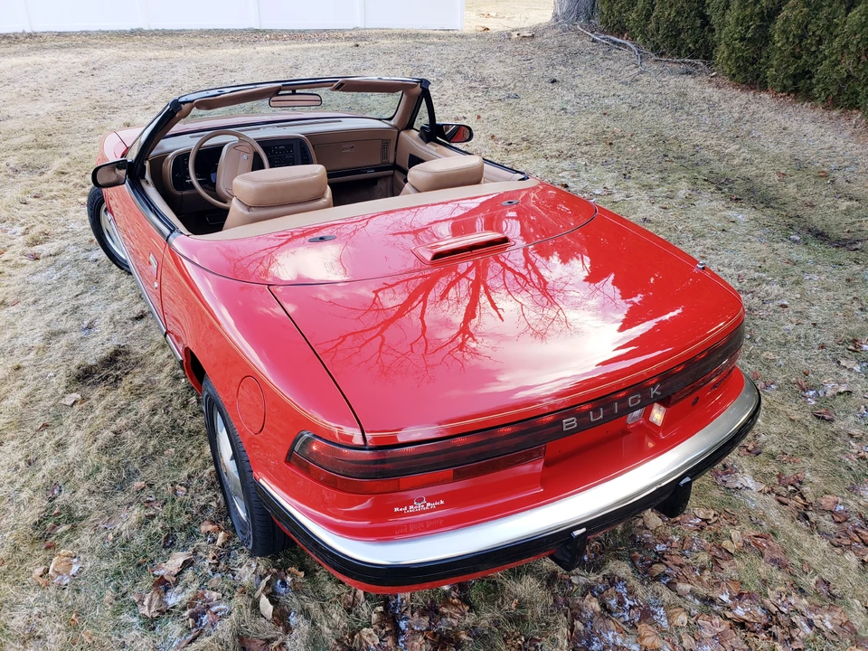 1990 Buick Reatta - Image 30 of 31