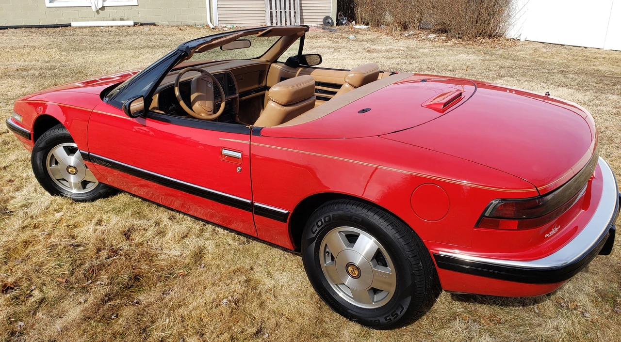1990 Buick Reatta - Image 5 of 31