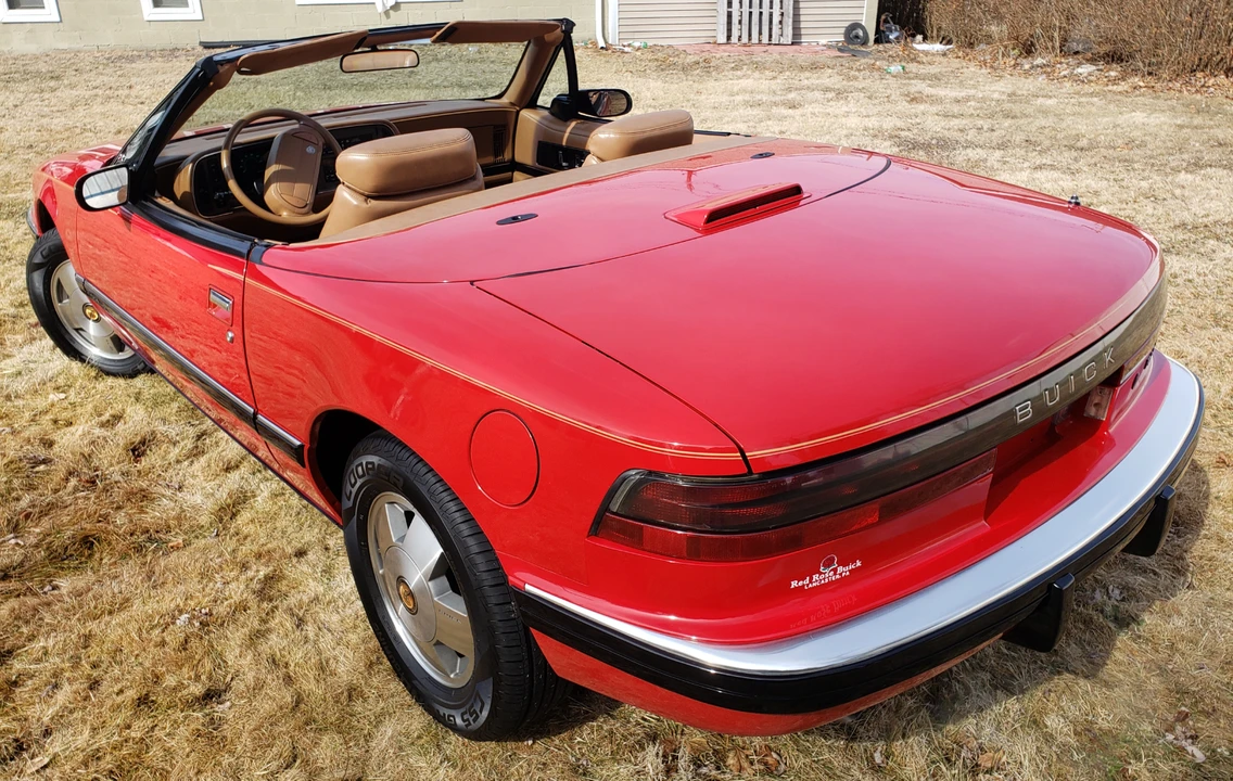 1990 Buick Reatta - Image 6 of 31