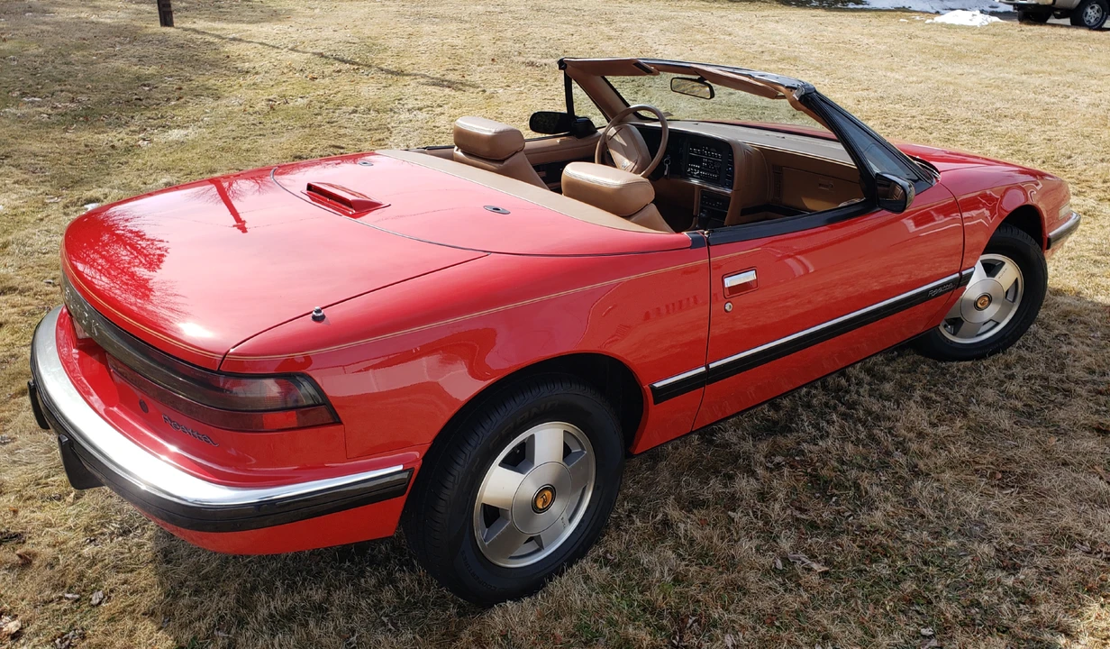 1990 Buick Reatta - Image 9 of 31