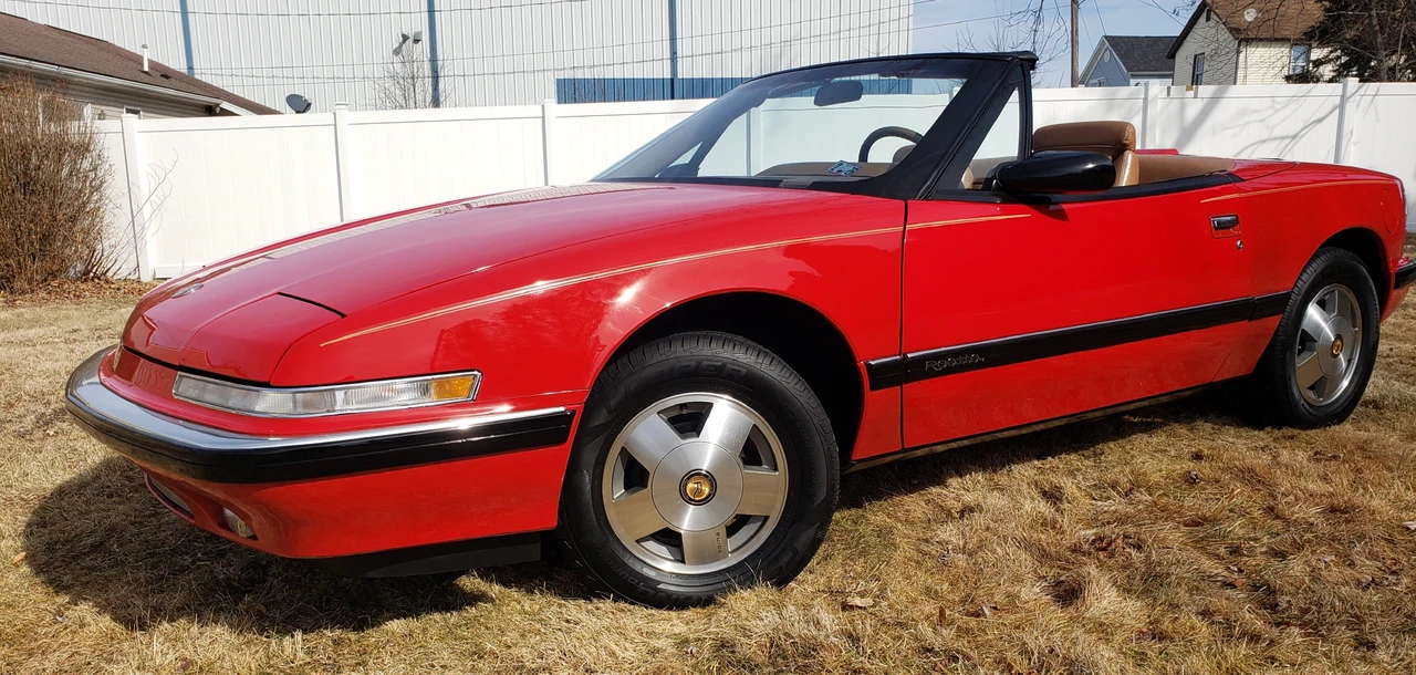 1990 Buick Reatta - Image 3 of 31