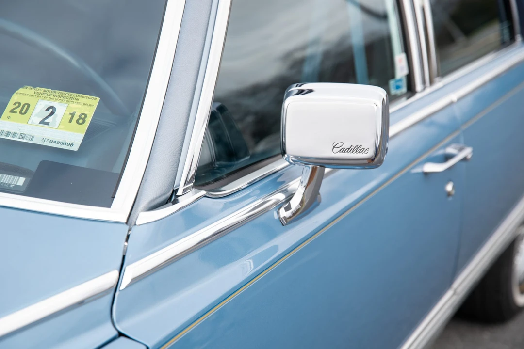 1990 Cadillac Brougham - Image 29 of 31