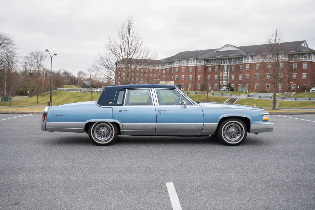 1990 Cadillac Brougham - Image 5 of 31
