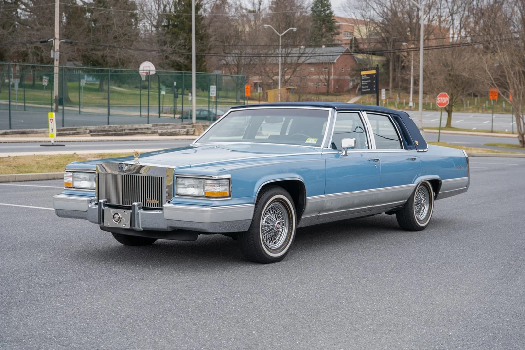 1990 Cadillac Brougham - Image 2 of 31