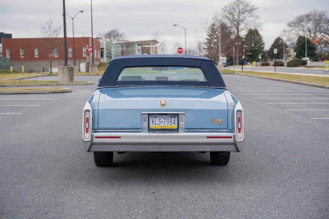 1990 Cadillac Brougham - Image 7 of 31