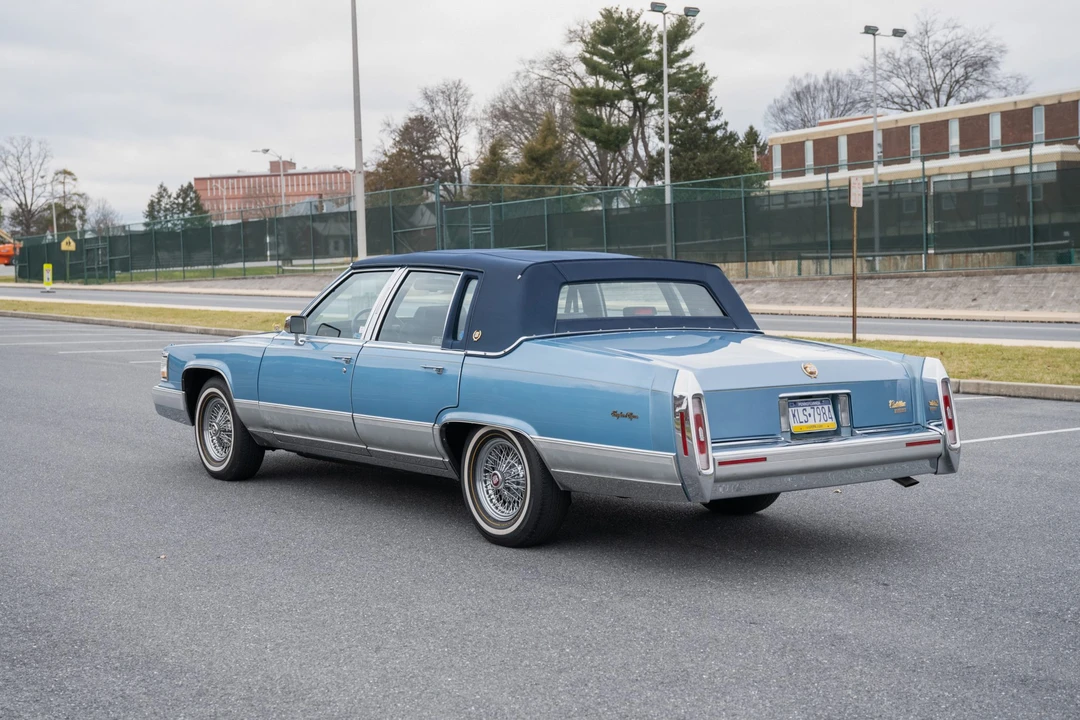 1990 Cadillac Brougham - Image 8 of 31