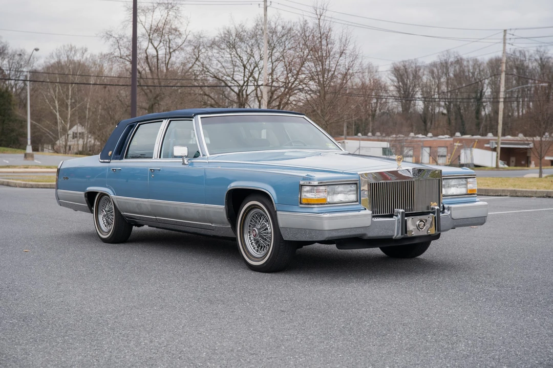 1990 Cadillac Brougham - Image 4 of 31