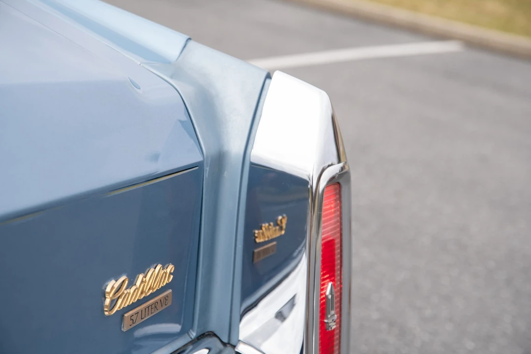 1990 Cadillac Brougham - Image 28 of 31