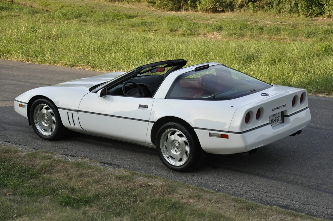 1990 Chevrolet Corvette C4 - Image 8 of 31