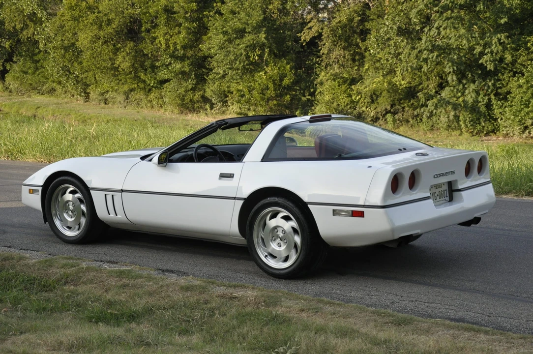 1990 Chevrolet Corvette C4 - Image 7 of 31