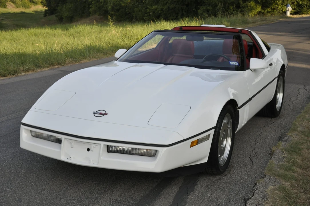 1990 Chevrolet Corvette C4 - Image 2 of 31
