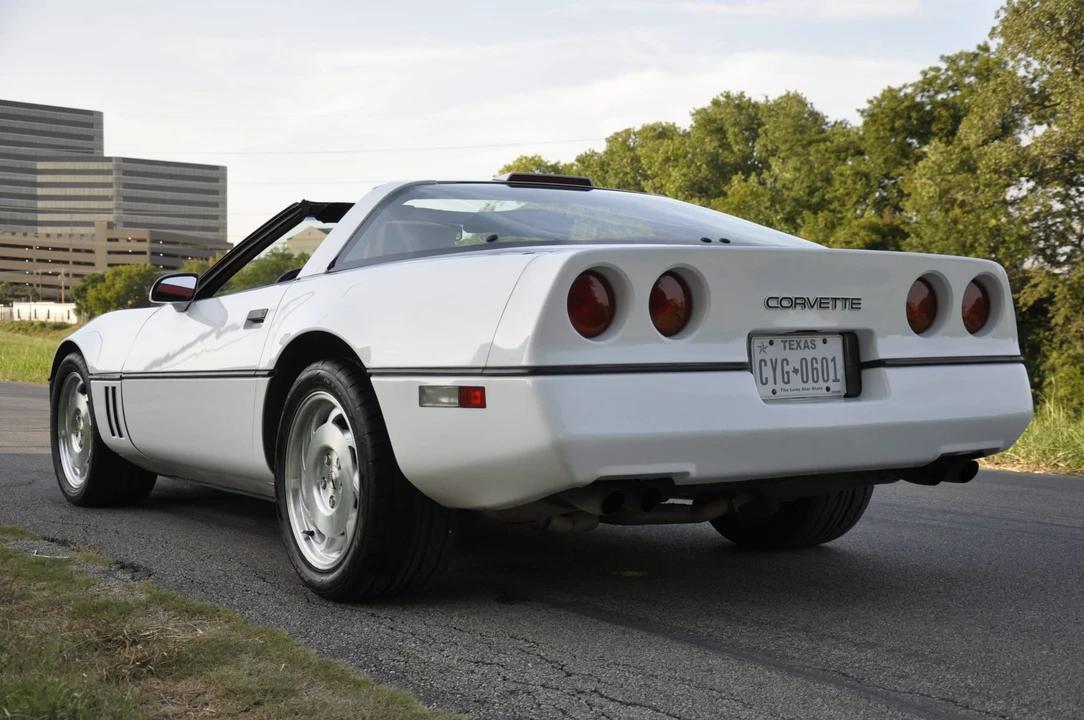 1990 Chevrolet Corvette C4 - Image 10 of 31