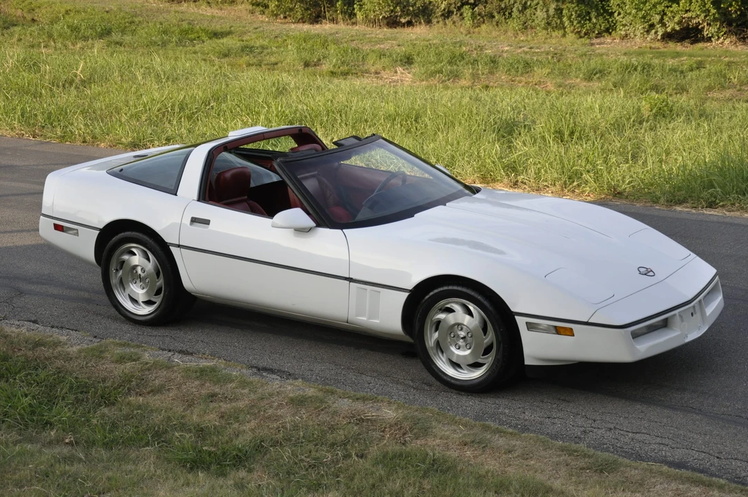 1990 Chevrolet Corvette C4 - Image 18 of 31