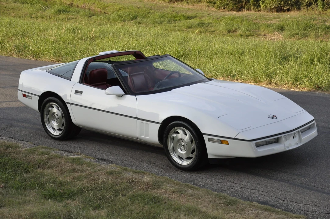 1990 Chevrolet Corvette C4 - Image 19 of 31