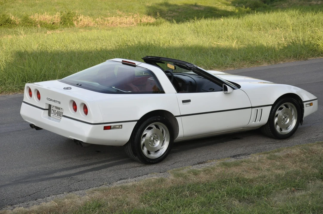 1990 Chevrolet Corvette C4 - Image 13 of 31