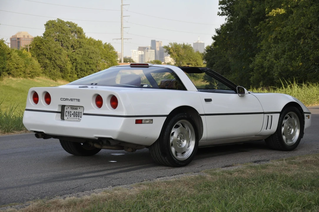 1990 Chevrolet Corvette C4 - Image 12 of 31