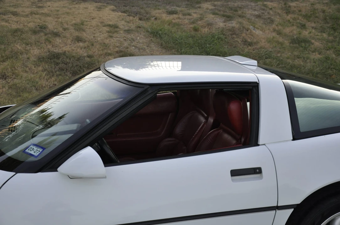1990 Chevrolet Corvette C4 - Image 27 of 31