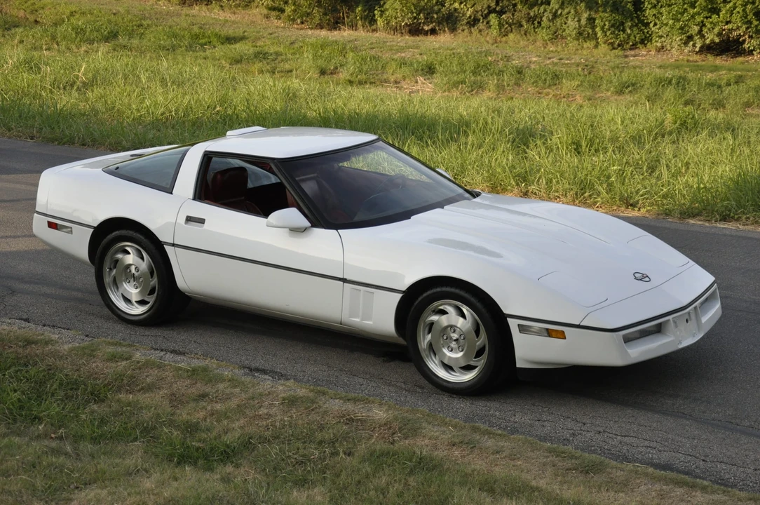 1990 Chevrolet Corvette C4 - Image 17 of 31