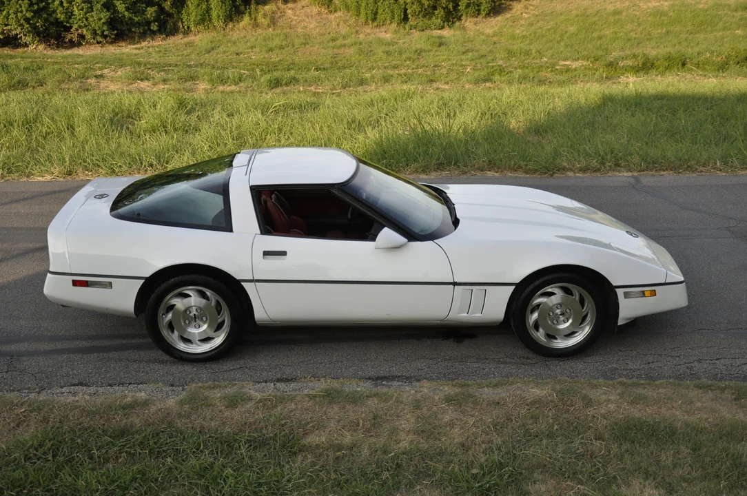 1990 Chevrolet Corvette C4 - Image 15 of 31