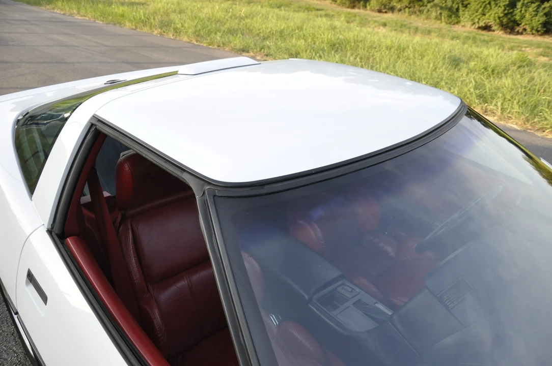 1990 Chevrolet Corvette C4 - Image 25 of 31