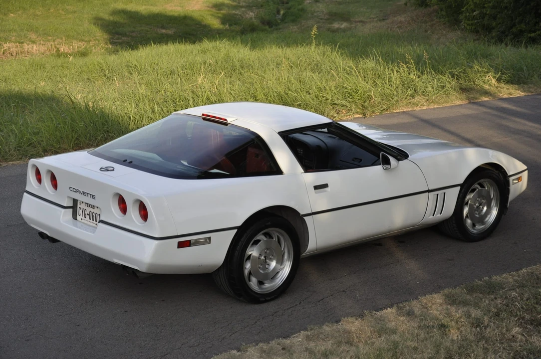 1990 Chevrolet Corvette C4 - Image 14 of 31