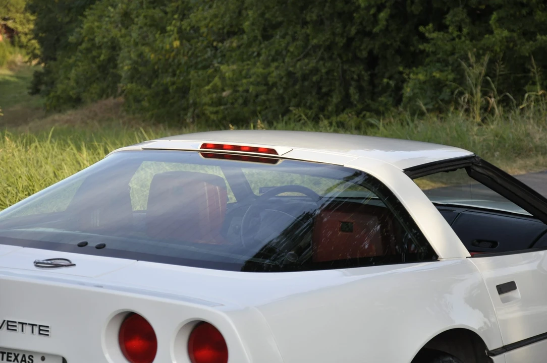 1990 Chevrolet Corvette C4 - Image 28 of 31