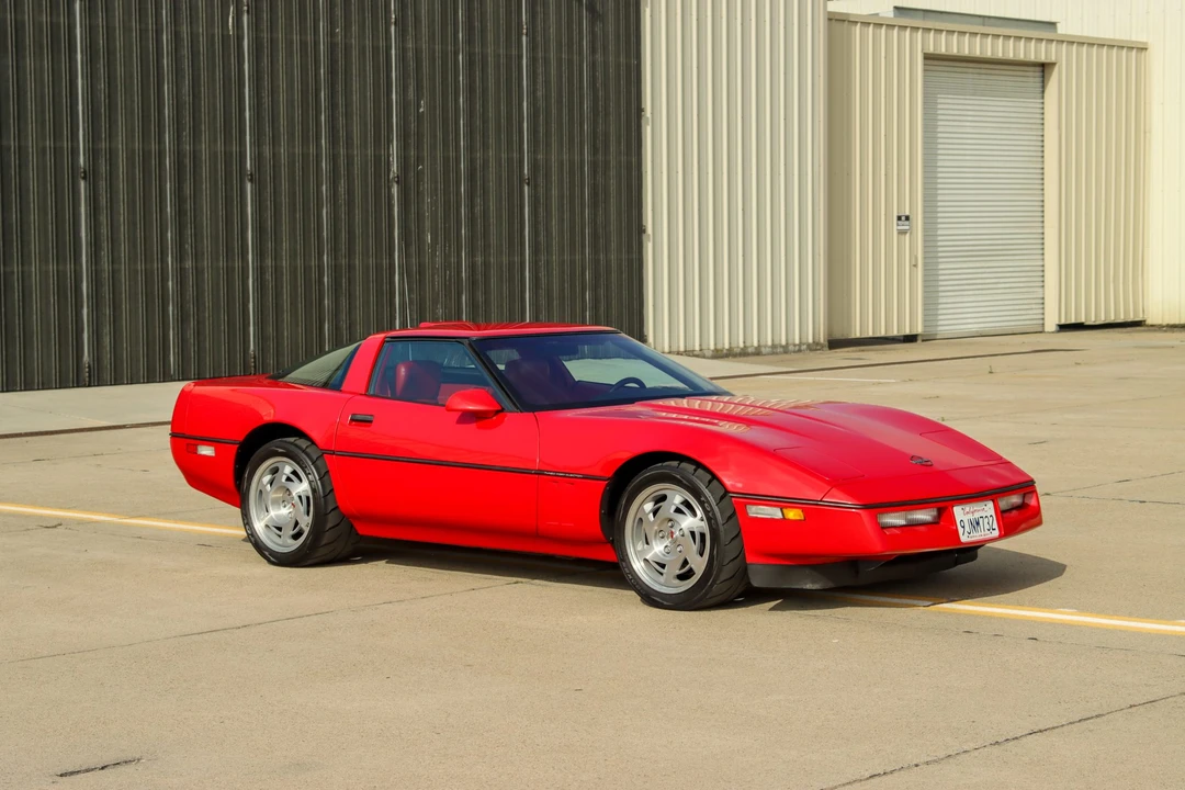 1990 Chevrolet Corvette C4 ZR1 - Image 25 of 31