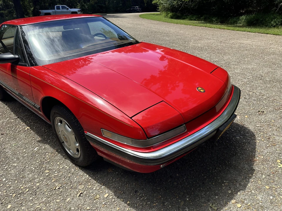 1991 Buick Reatta - Image 14 of 31
