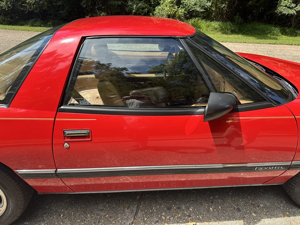 1991 Buick Reatta - Image 27 of 31