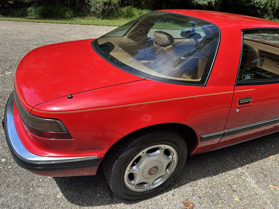 1991 Buick Reatta - Image 25 of 31