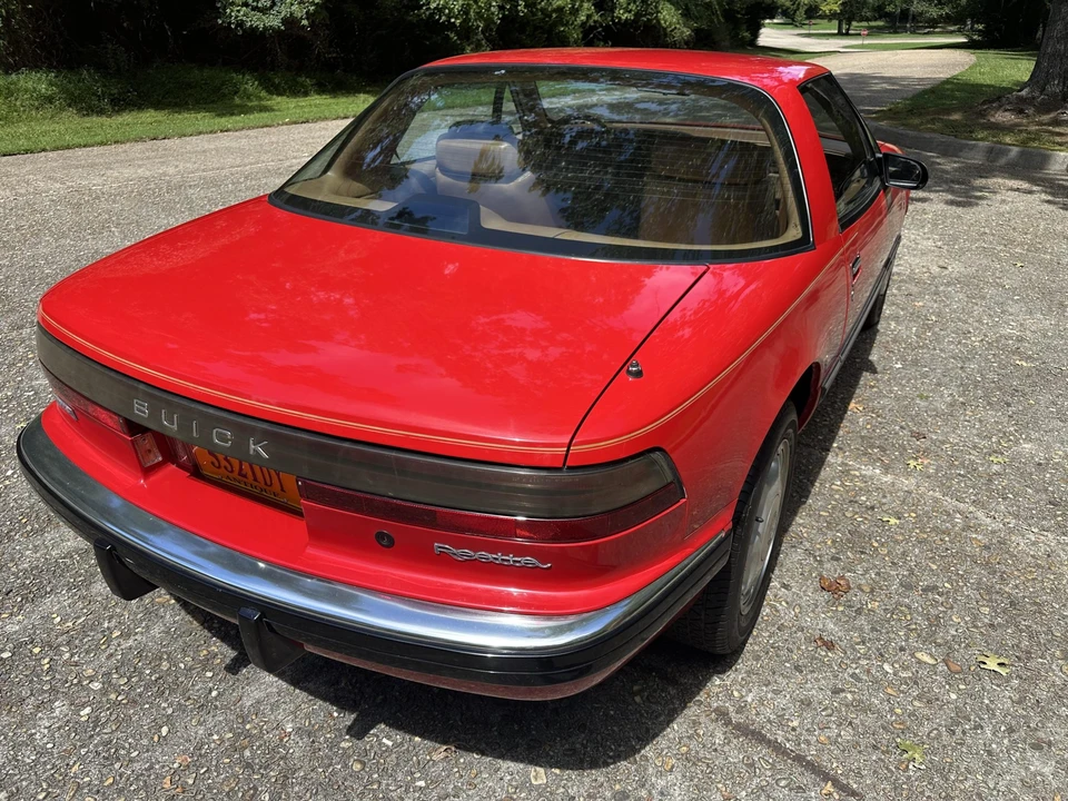1991 Buick Reatta - Image 24 of 31