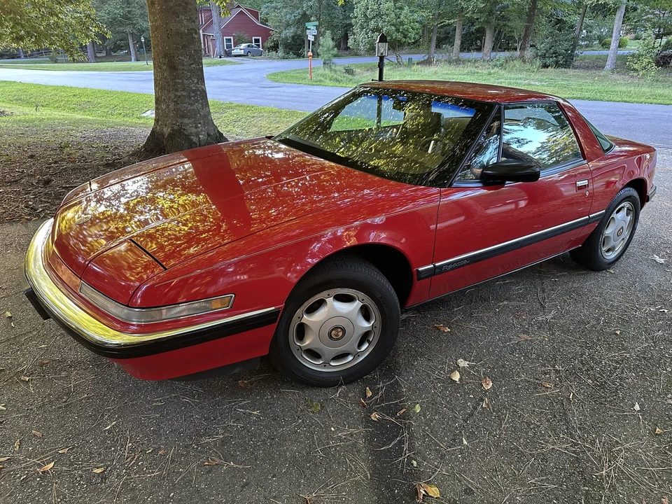1991 Buick Reatta - Image 6 of 31