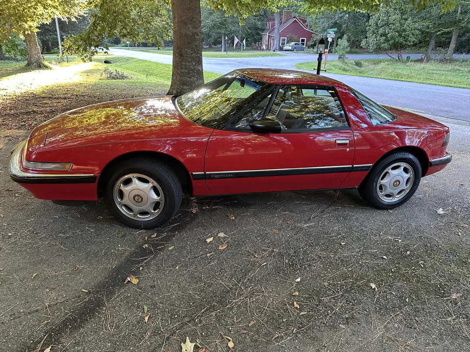 1991 Buick Reatta - Image 7 of 31
