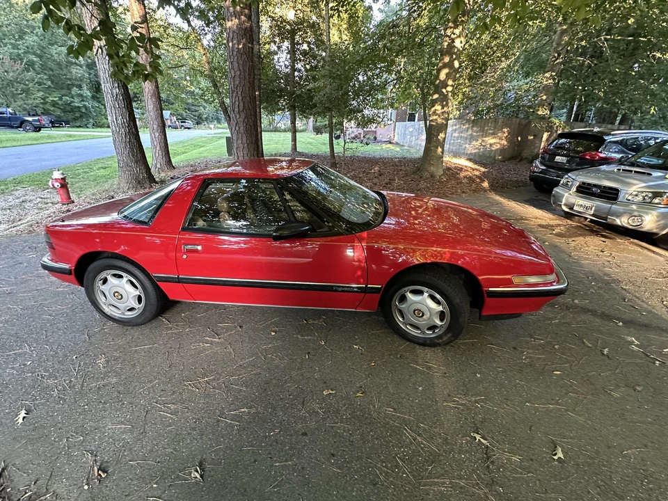 1991 Buick Reatta - Image 12 of 31