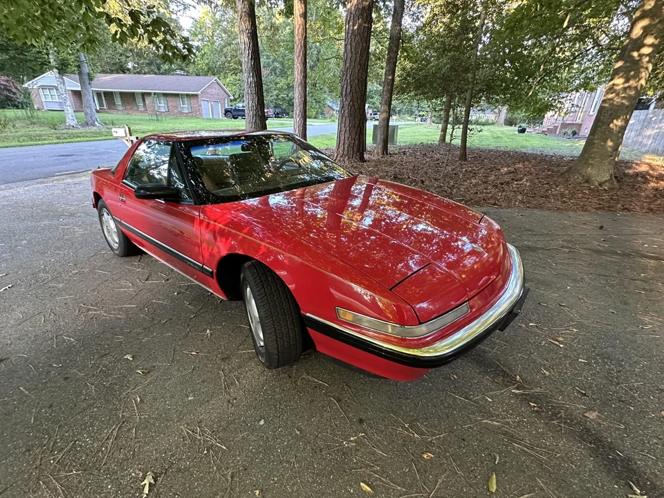1991 Buick Reatta - Image 2 of 31