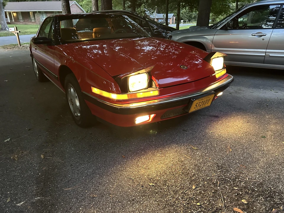 1991 Buick Reatta - Image 29 of 31