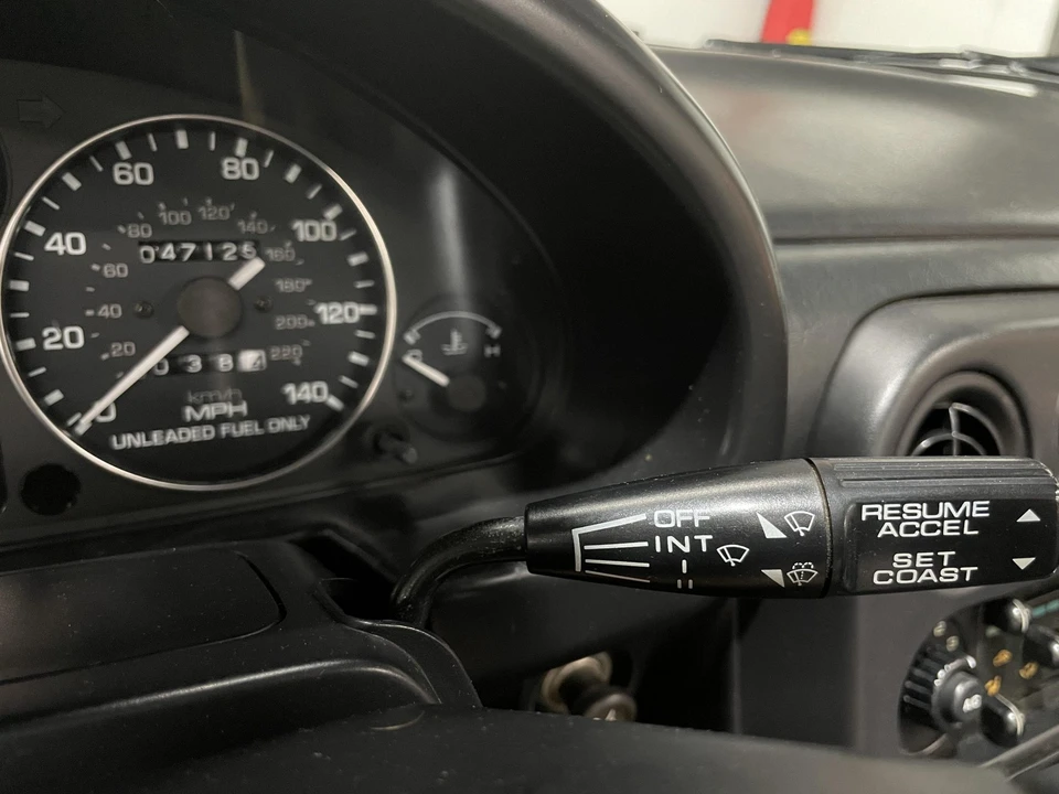 1991 Mazda NA MX-5 Miata - Image 25 of 31