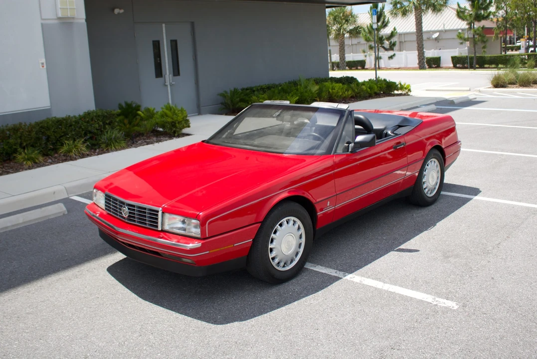 1992 Cadillac Allante - Image 10 of 31