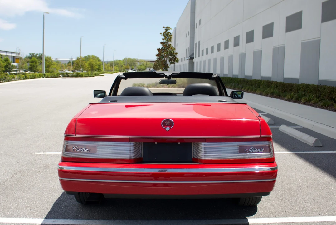 1992 Cadillac Allante - Image 18 of 31